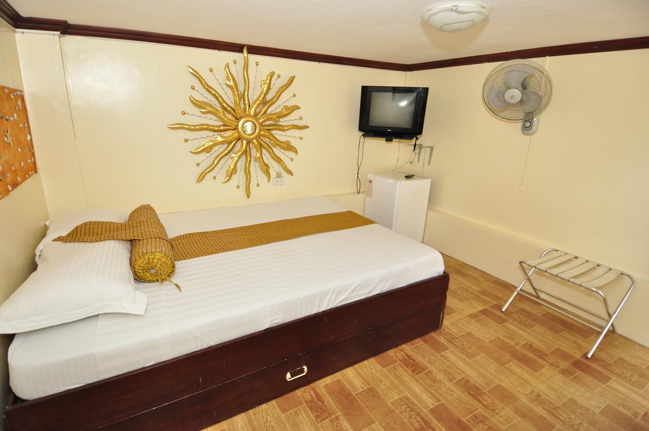 Seascape Resort Batangas Esterno foto