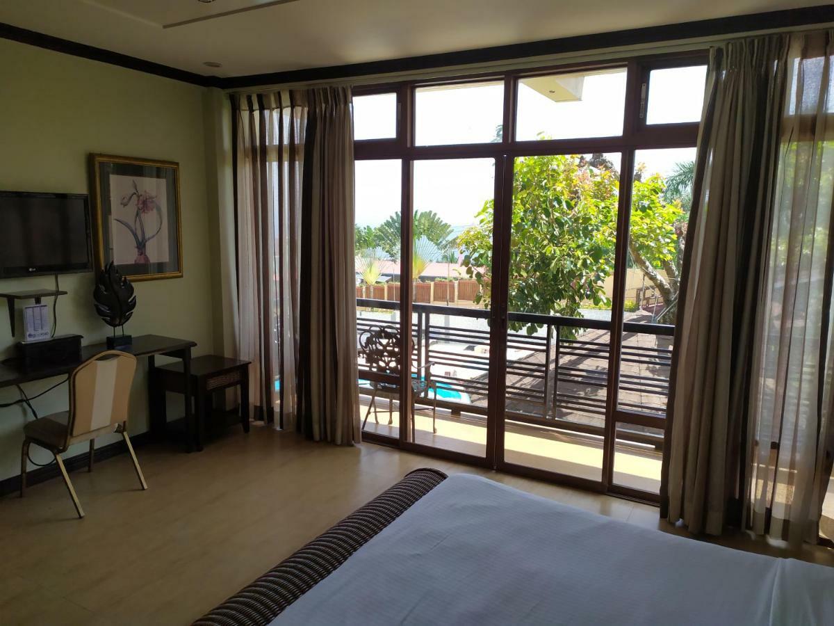 Seascape Resort Batangas Esterno foto