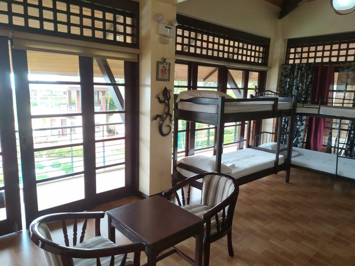 Seascape Resort Batangas Esterno foto